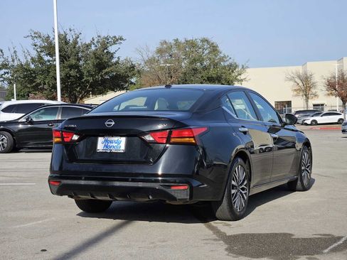 Used 2023 Nissan Altima 2.5 SV image 6
