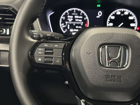 New 2025 Honda Pilot Touring image 24