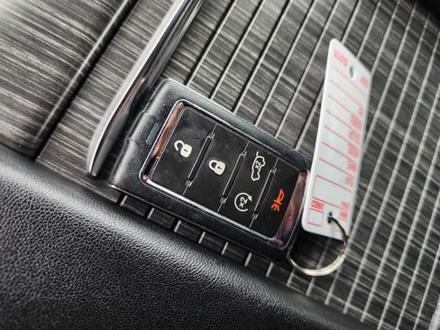 Used 2023 Jeep Wagoneer L Series II image 30