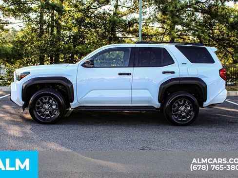 Used 2025 Toyota 4Runner SR5 AWD/4WD image 6