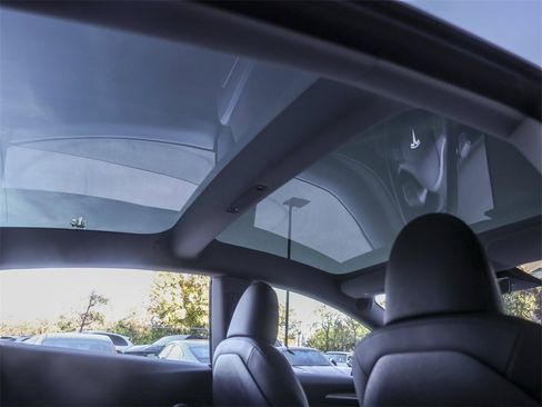 Used 2023 Tesla Model 3 Standard Range image 33