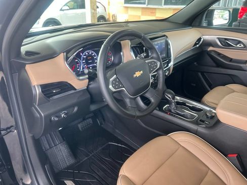 Used 2023 Chevrolet Traverse Premier w/ LPO, Floor Liner Package AWD/4WD image 6