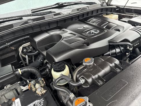 Used 2011 INFINITI QX56 4WD w/ Deluxe Touring Pkg image 14
