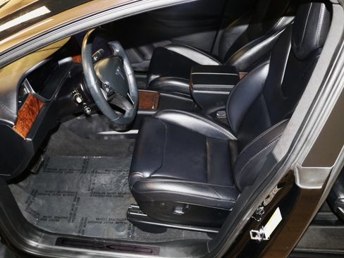 Used 2020 Tesla Model X image 84