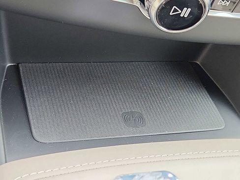 Used 2026 Volvo XC90 B6 Plus w/ Protection Package Premier image 25