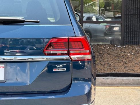 Used 2018 Volkswagen Atlas SEL Premium AWD/4WD image 16