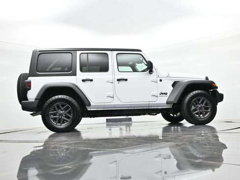 Used 2025 Jeep Wrangler Unlimited Sport AWD/4WD image 20