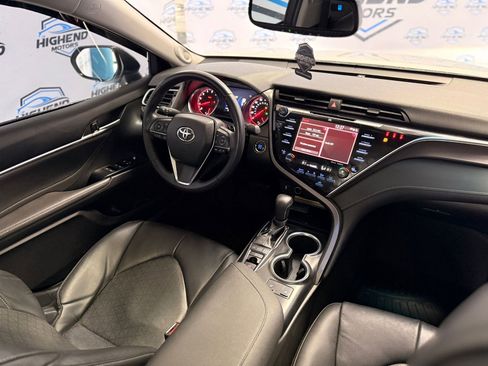 Used 2018 Toyota Camry XSE image 27