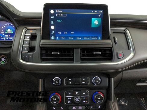 Used 2022 Chevrolet Suburban Z71 w/ Luxury Package AWD/4WD image 20