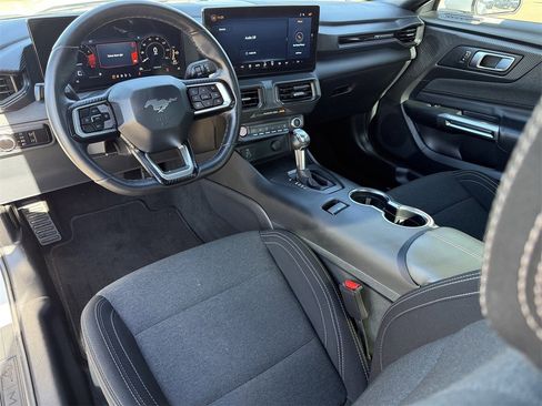 Certified 2025 Ford Mustang Coupe image 10