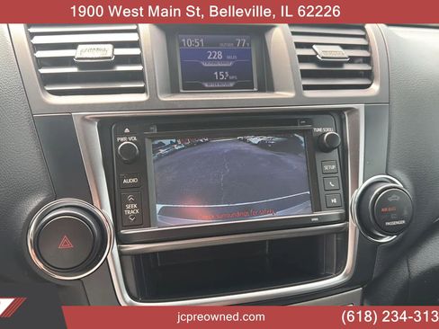 Used 2013 Toyota Highlander SE AWD/4WD image 16