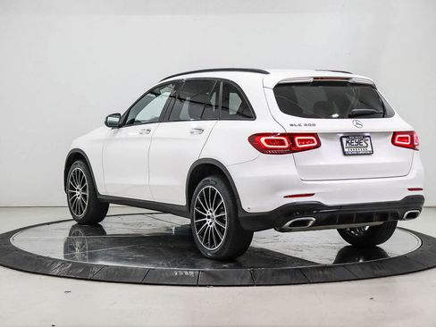 Used 2022 Mercedes-Benz GLC 300 image 2