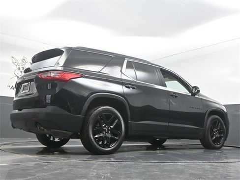 Used 2020 Chevrolet Traverse LT image 35