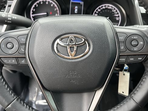 Used 2021 Toyota Camry SE image 19