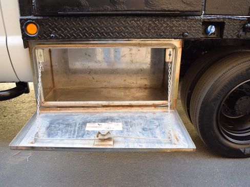 Used 2014 Ford F550 4x4 Crew Cab Super Duty image 50