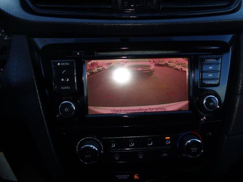 Used 2018 Nissan Rogue S FWD image 20