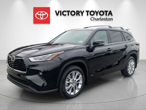 New 2026 Toyota Highlander Limited AWD/4WD image 1