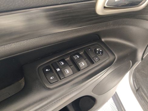 Used 2021 Jeep Grand Cherokee Laredo X RWD image 27