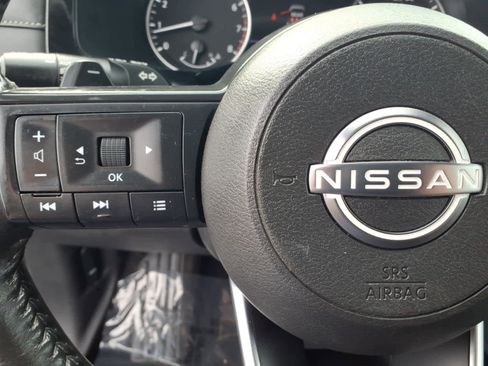 Used 2024 Nissan Pathfinder SV AWD/4WD image 28
