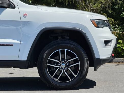 Used 2018 Jeep Grand Cherokee Trailhawk w/ Trailhawk Luxury Group AWD/4WD image 26