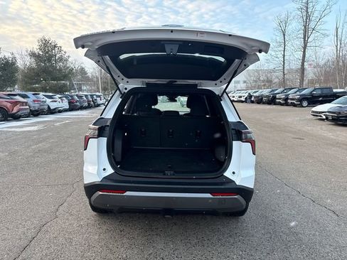 Used 2025 Chevrolet Equinox LT AWD/4WD image 13