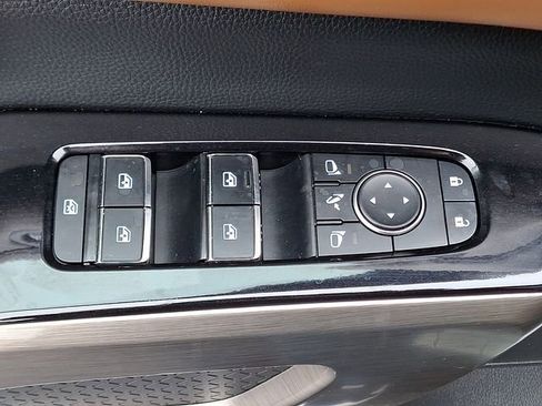 Used 2022 Nissan Pathfinder Platinum w/ Cargo Package image 25