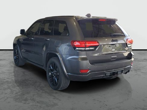 Used 2019 Jeep Grand Cherokee Altitude RWD image 3