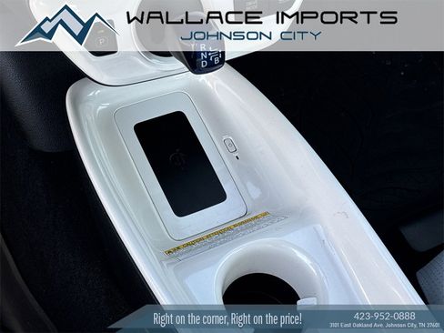 Used 2016 Toyota Prius Three w/ Advanced Technology Package image 30