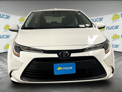 Used 2023 Toyota Corolla LE image 2