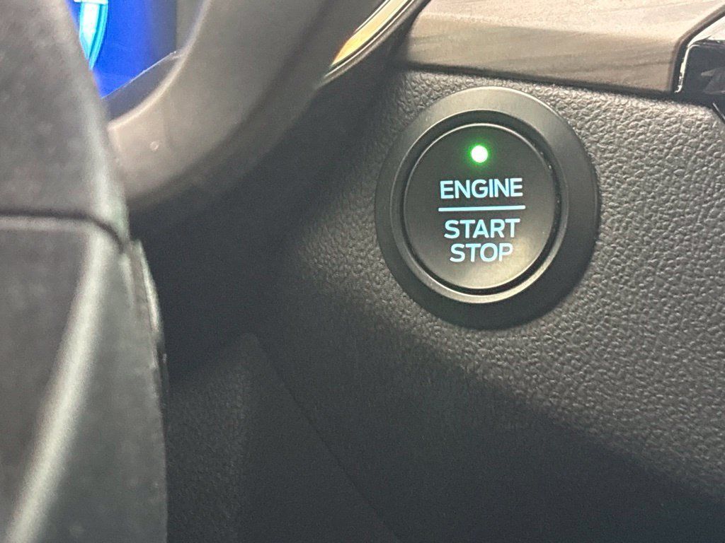 Used 2020 Ford Escape Titanium w/ Titanium Premium Package 2.0 AWD/4WD image 31