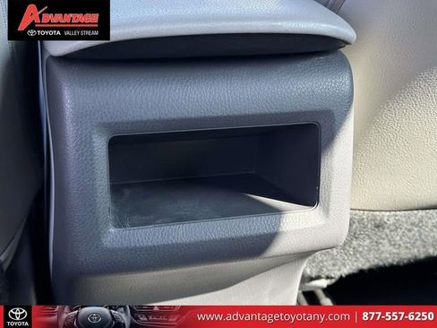 Used 2019 Toyota Camry SE w/ Convenience Package image 16