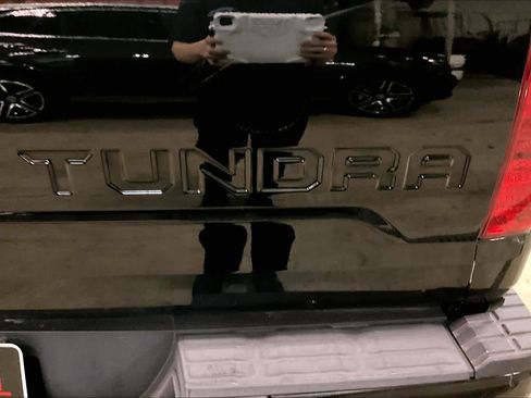 Used 2016 Toyota Tundra SR5 w/ SR5 Upgrade Package image 8