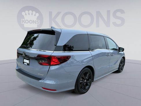 Used 2024 Honda Odyssey Sport image 11