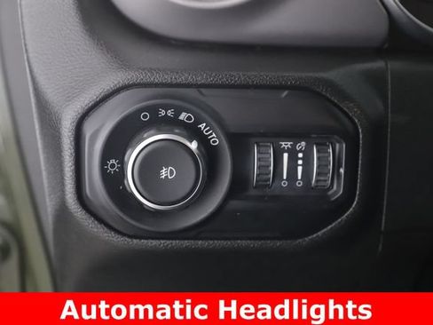 Used 2022 Jeep Wrangler Unlimited Sport AWD/4WD image 18