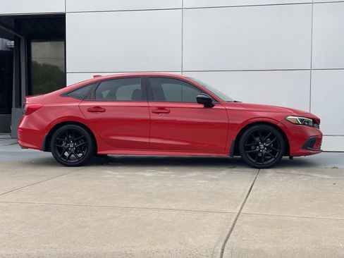 Used 2022 Honda Civic Sport image 3