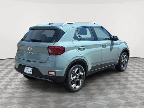 Used 2026 Hyundai Venue SEL FWD image 6
