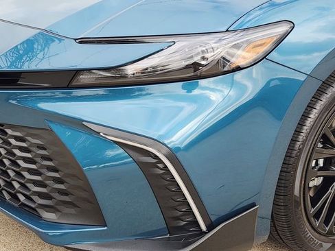 Used 2026 Toyota Camry SE w/ Convenience Package FWD image 6