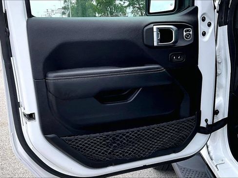 Used 2023 Jeep Wrangler Unlimited Sahara AWD/4WD image 21
