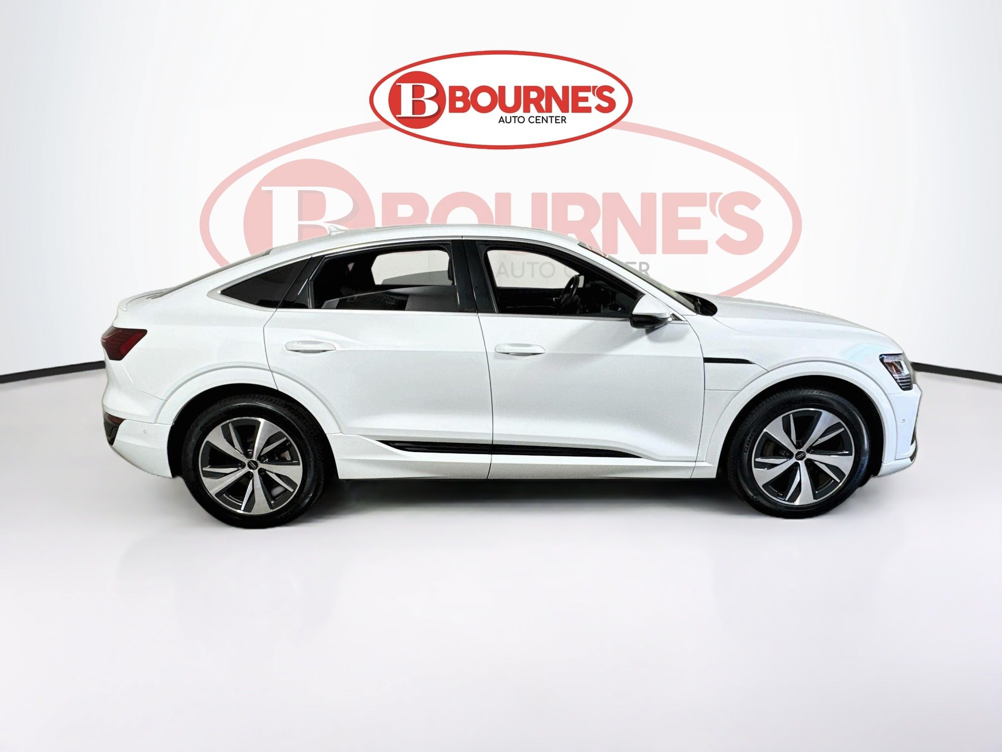 Used 2024 Audi Q8 e-tron Premium Plus AWD/4WD image 12