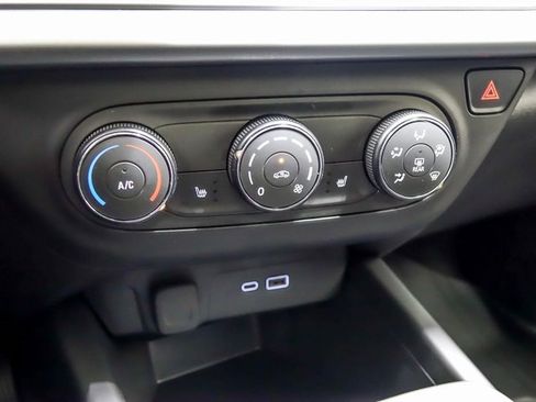 New 2026 Chevrolet Trax RS w/ Sunroof Package image 17