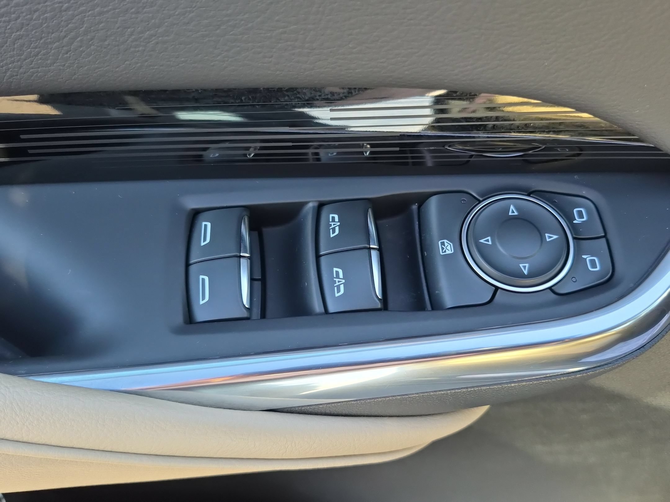 Certified 2024 Cadillac XT4 Luxury w/ Cold Weather Package FWD image 23