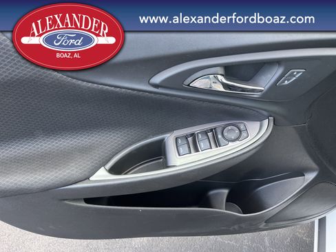 Used 2023 Chevrolet Malibu LS image 9