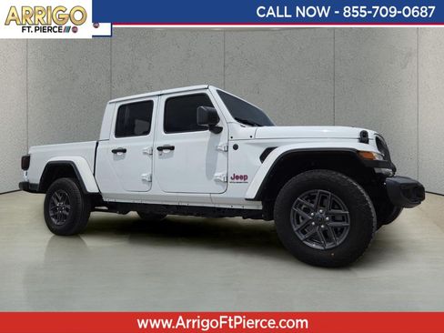 Used 2024 Jeep Gladiator Sport AWD/4WD image 1