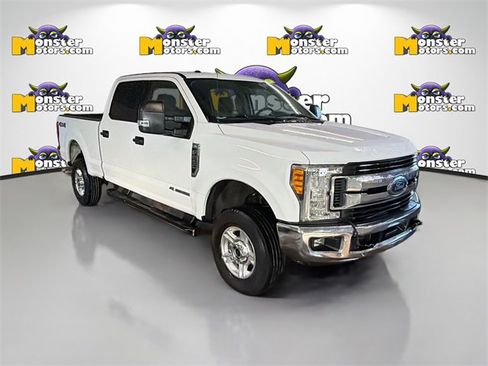 Used 2017 Ford F250 XLT w/ XLT Value Package image 3