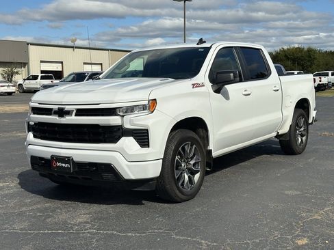 Used 2023 Chevrolet Silverado 1500 RST image 3
