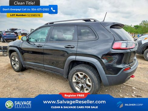 Used 2019 Jeep Cherokee Trailhawk w/ Comfort/Convenience Group AWD/4WD image 3