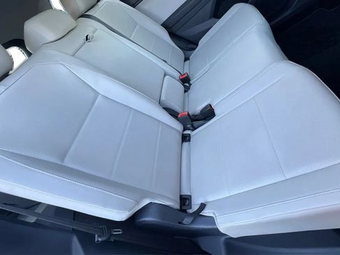 Used 2018 Volkswagen Tiguan SEL w/ 3rd Row Seat Package AWD/4WD image 25