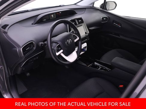 Certified 2018 Toyota Prius Three FWD image 3