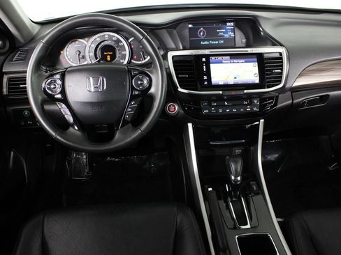 Used 2016 Honda Accord Touring image 6