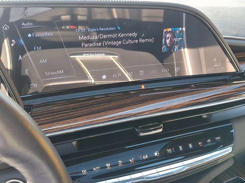 Used 2023 Cadillac Escalade ESV Premium Luxury image 20